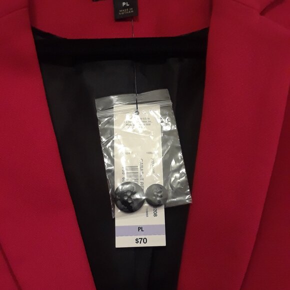 Red Jacket - Picture 11 of 12